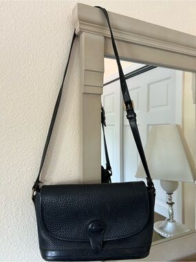 VINTAGE Dooney & Bourke All-Weather Leather (AWL) Medium Essex Shoulder Bag